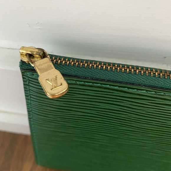 Authentic Louis Vuitton Pochette - Picture 6 of 10